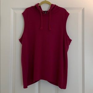 Magenta back slit, no sleeved, hooded shirt